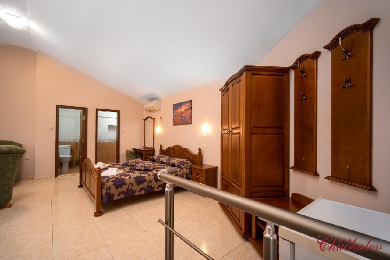 Hotel Chuchulev 3*